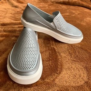 Crocs Slip-Ons, Silver, Size 7